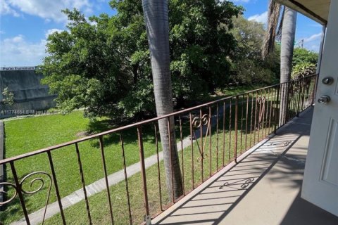 Condominio en venta en Hallandale Beach, Florida, 1 dormitorio, 53.88 m2 № 1610635 - foto 14