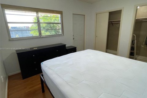 Condominio en venta en Hallandale Beach, Florida, 1 dormitorio, 53.88 m2 № 1610635 - foto 7