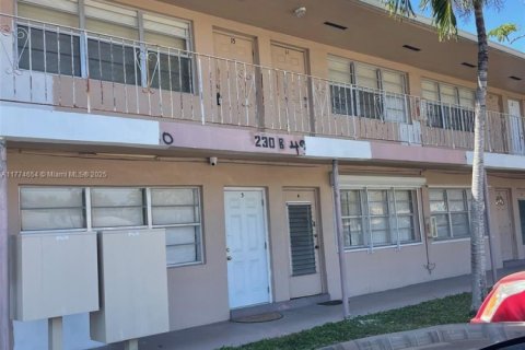 Condominio en venta en Hallandale Beach, Florida, 1 dormitorio, 53.88 m2 № 1610635 - foto 21