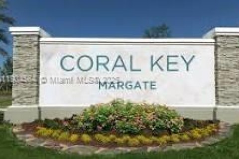 Condo in Margate, Florida, 2 bedrooms  № 1955004 - photo 1