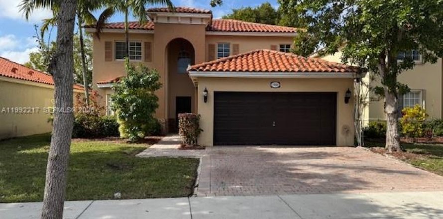 Дом в Хомстед, Флорида 3 спальни, 195м2 № 2052698