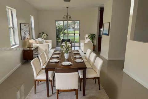 Купить виллу или дом в Хомстед, Флорида 3 спальни, 195м2, № 2052698 - фото 3