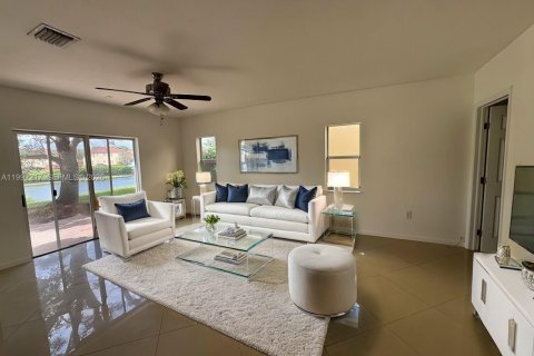 Купить виллу или дом в Хомстед, Флорида 3 спальни, 195м2, № 2052698 - фото 2