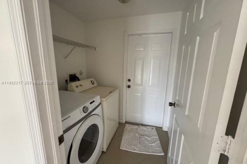 Купить виллу или дом в Хомстед, Флорида 3 спальни, 195м2, № 2052698 - фото 20