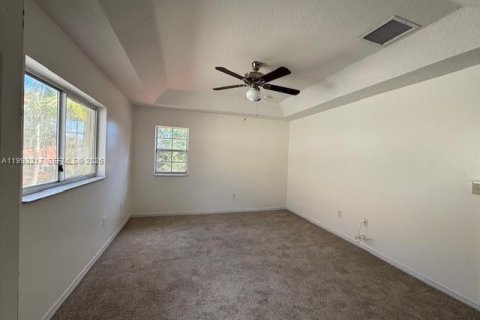 Купить виллу или дом в Хомстед, Флорида 3 спальни, 195м2, № 2052698 - фото 12