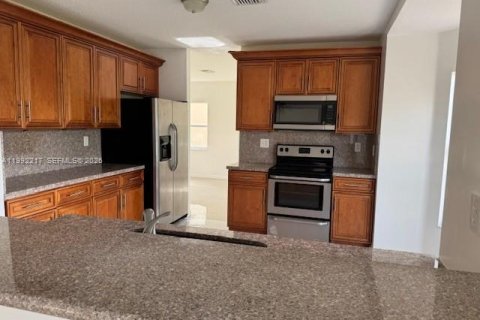 Купить виллу или дом в Хомстед, Флорида 3 спальни, 195м2, № 2052698 - фото 5