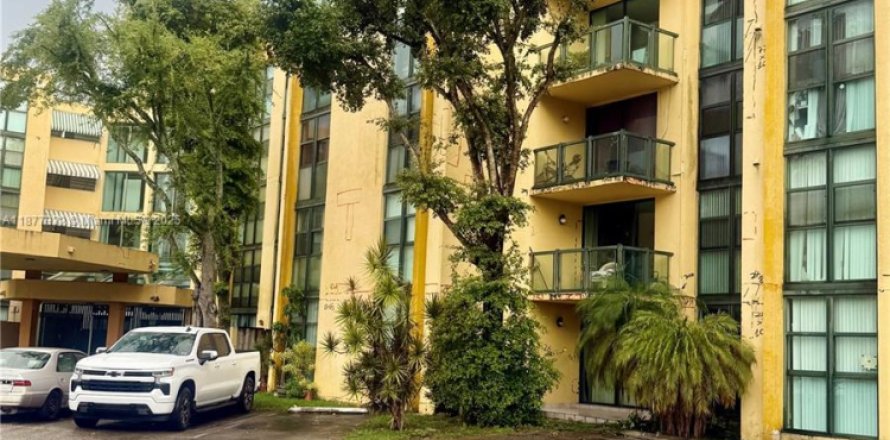 Condominio en Miami, Florida, 1 dormitorio № 1921895