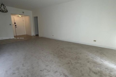 Condominio en venta en Sunny Isles Beach, Florida, 1 dormitorio, 102.56 m2 № 1989704 - foto 10