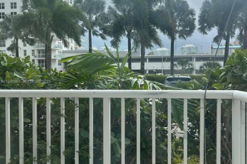 Condominio en venta en Sunny Isles Beach, Florida, 1 dormitorio, 102.56 m2 № 1989704 - foto 15