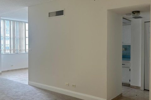 Condominio en venta en Sunny Isles Beach, Florida, 1 dormitorio, 102.56 m2 № 1989704 - foto 5