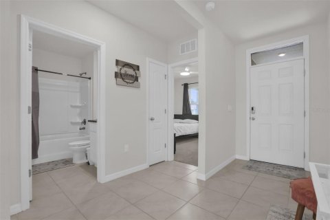 House in Mount Dora, Florida 3 bedrooms, 153.38 sq.m. № 2348092 - photo 12
