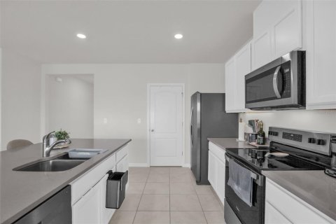 House in Mount Dora, Florida 3 bedrooms, 153.38 sq.m. № 2348092 - photo 6