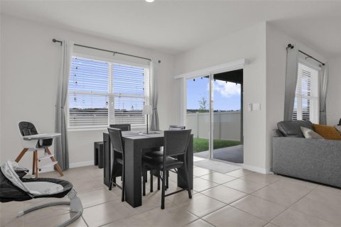 House in Mount Dora, Florida 3 bedrooms, 153.38 sq.m. № 2348092 - photo 4