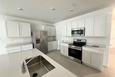 House in Kissimmee, Florida 5 bedrooms, 274.34 sq.m. № 1761246 - photo 25