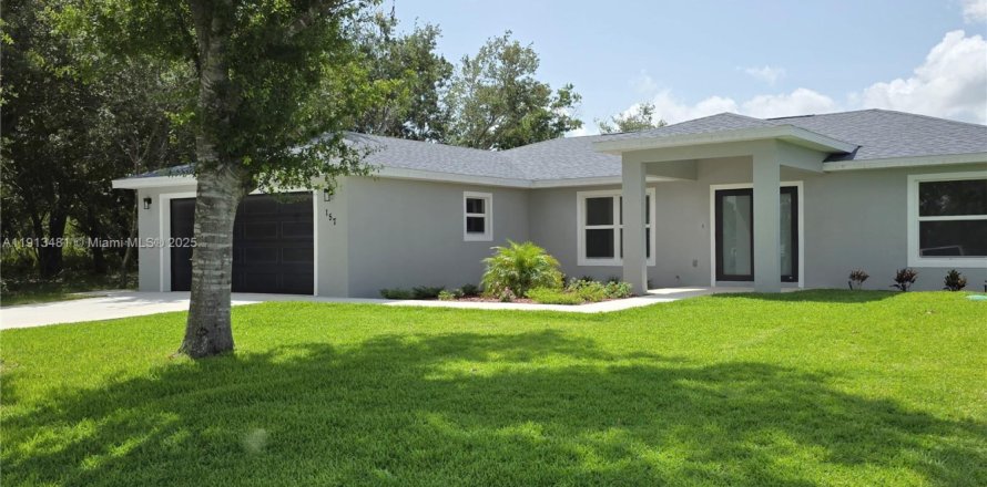 Дом в Лейк-Плэсид, Флорида 3 спальни, 168.8м2 № 1991015