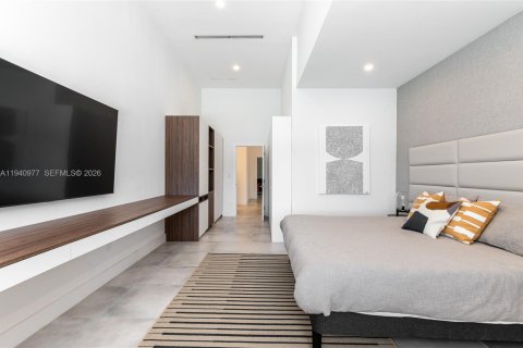 Casa en alquiler en Miami, Florida, 5 dormitorios, 289.39 m2 № 2059940 - foto 21