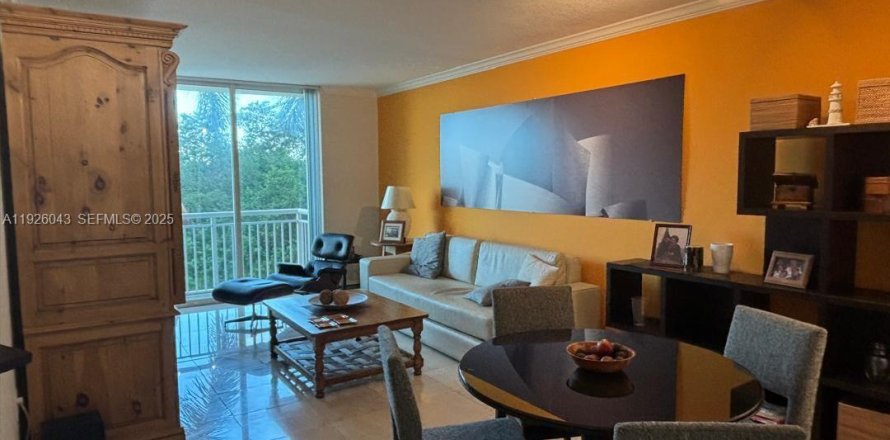 Кондоминиум с 1 спальней в Майами, Флорида № 1986343