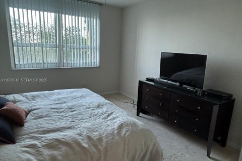 Снять в аренду кондоминиум в Майами, Флорида 1 спальня, 70.61м2, № 1986343 - фото 7