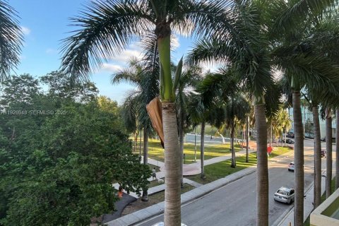 Снять в аренду кондоминиум в Майами, Флорида 1 спальня, 70.61м2, № 1986343 - фото 11