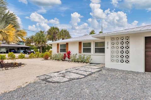 House in Anna Maria, Florida 3 bedrooms, 123.19 sq.m. № 2117060 - photo 5