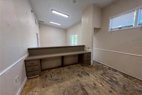 Propiedad comercial en venta en New Port Richey, Florida, 271.27 m2 № 1590593 - foto 12