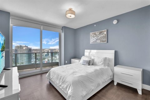 Condo in Miami, Florida, 2 bedrooms  № 2059717 - photo 17