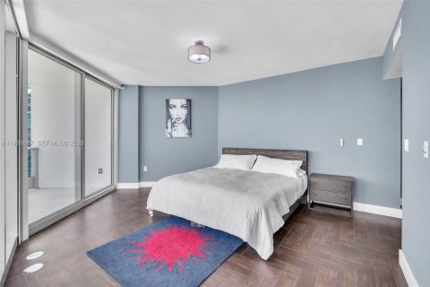 Condo in Miami, Florida, 2 bedrooms  № 2059717 - photo 12