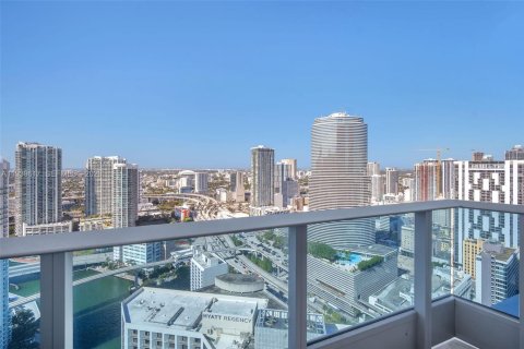 Condo in Miami, Florida, 2 bedrooms  № 2059717 - photo 13