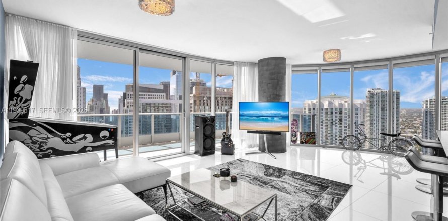 Condo in Miami, Florida, 2 bedrooms  № 2059717