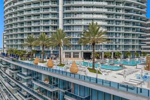 Condo in Miami, Florida, 2 bedrooms  № 2059717 - photo 26