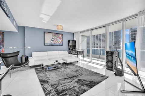 Condo in Miami, Florida, 2 bedrooms  № 2059717 - photo 3