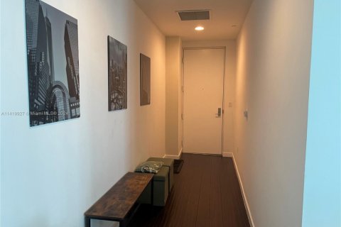 Condominio en venta en Miami, Florida, 1 dormitorio, 74.6 m2 № 1985159 - foto 2