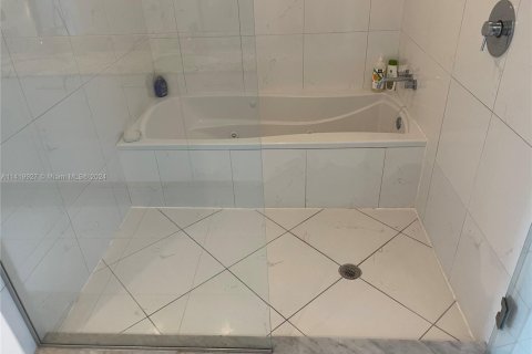 Condominio en venta en Miami, Florida, 1 dormitorio, 74.6 m2 № 1985159 - foto 21