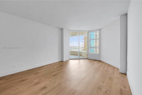 Apartment in Miami, Florida 2 bedrooms, 130.43 sq.m. № 2027424 - photo 13