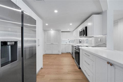 Apartment in Miami, Florida 2 bedrooms, 130.43 sq.m. № 2027424 - photo 3