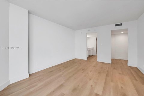 Apartment in Miami, Florida 2 bedrooms, 130.43 sq.m. № 2027424 - photo 12