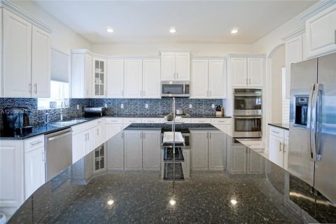 Снять в аренду виллу или дом в Паркленд, Флорида 4 спальни, 345.04м2, № 2065296 - фото 8