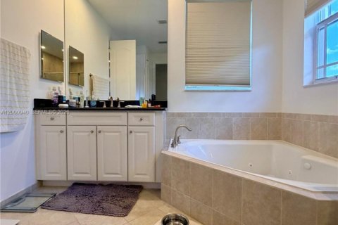 Снять в аренду виллу или дом в Паркленд, Флорида 4 спальни, 345.04м2, № 2065296 - фото 18