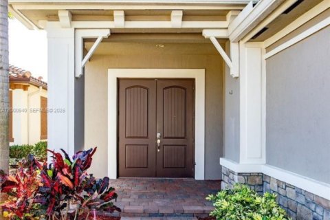 Снять в аренду виллу или дом в Паркленд, Флорида 4 спальни, 345.04м2, № 2065296 - фото 2