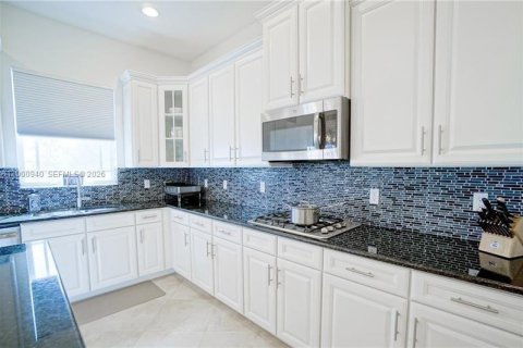 Снять в аренду виллу или дом в Паркленд, Флорида 4 спальни, 345.04м2, № 2065296 - фото 7