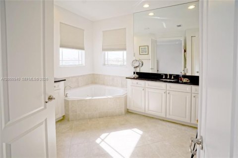 Снять в аренду виллу или дом в Паркленд, Флорида 4 спальни, 345.04м2, № 2065296 - фото 16