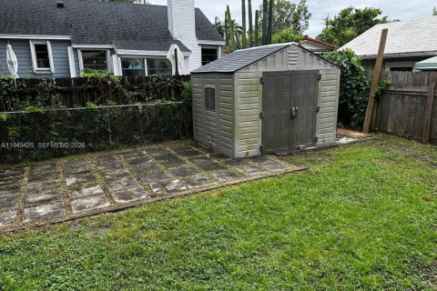 House in Miami, Florida 2 bedrooms, 91.04 sq.m. № 2001828 - photo 8