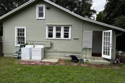 House in Miami, Florida 2 bedrooms, 91.04 sq.m. № 2001828 - photo 7