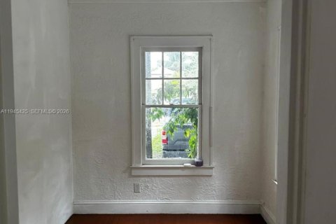 House in Miami, Florida 2 bedrooms, 91.04 sq.m. № 2001828 - photo 3