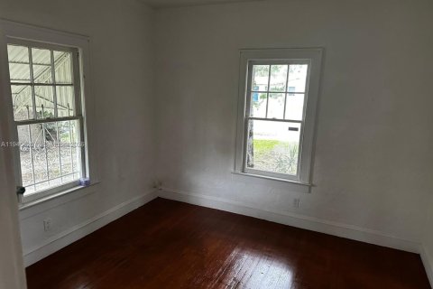 House in Miami, Florida 2 bedrooms, 91.04 sq.m. № 2001828 - photo 4