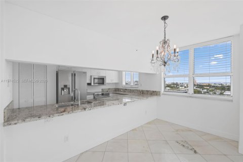 Condo in Miami Beach, Florida, 2 bedrooms  № 2036012 - photo 6