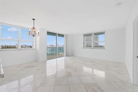 Condo in Miami Beach, Florida, 2 bedrooms  № 2036012
