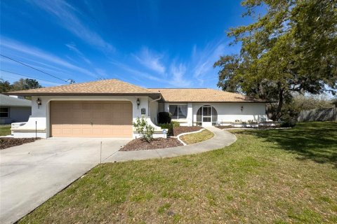House in Spring Hill, Florida 3 bedrooms, 157.66 sq.m. № 1734520 - photo 1