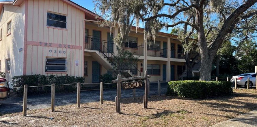 Appartement à Saint Petersburg, Floride 2 chambres, 65.03 m2 № 2380515