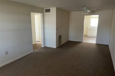 Appartement à louer à Saint Petersburg, Floride: 2 chambres, 65.03 m2 № 2380515 - photo 2